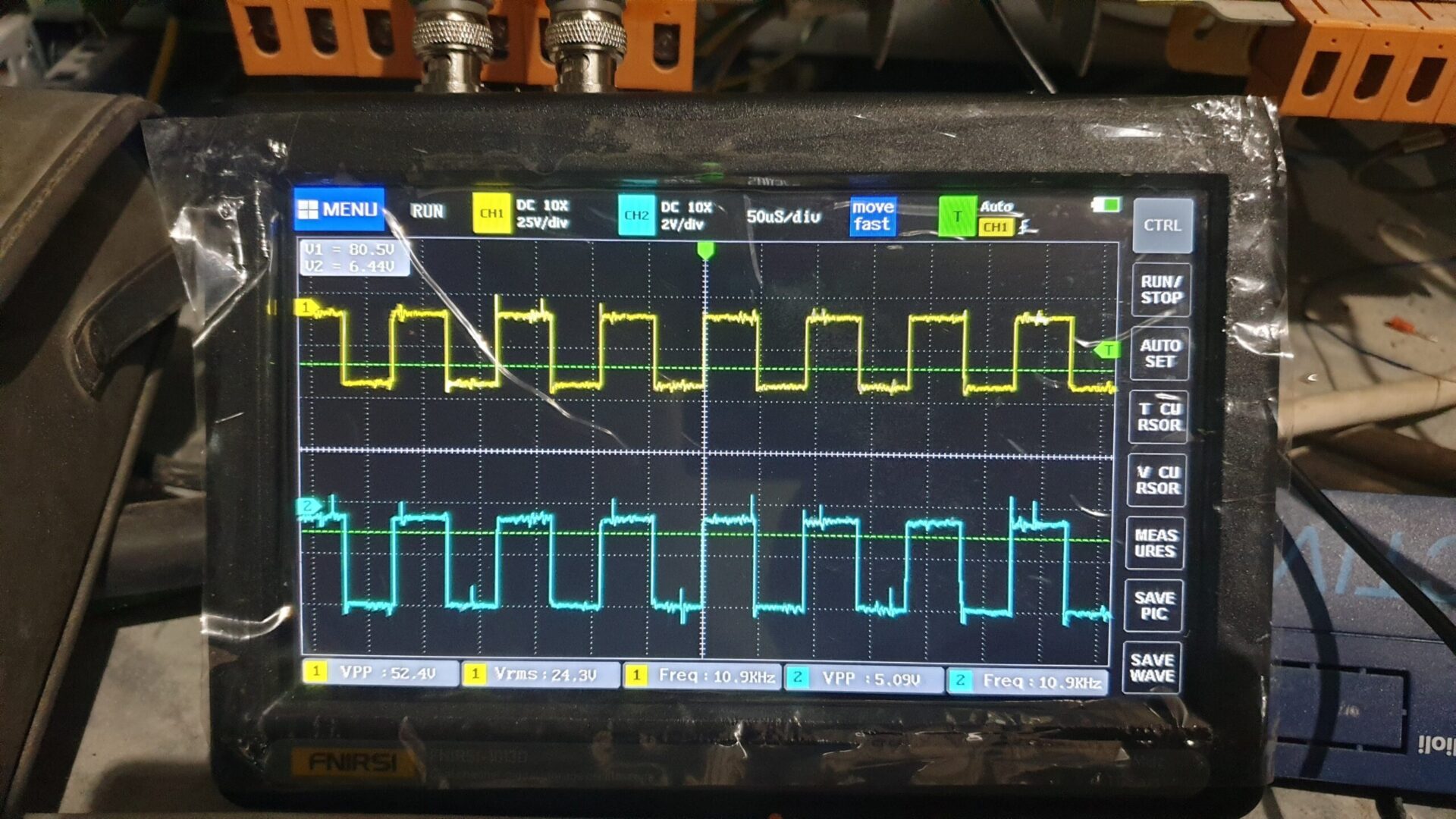 Oscilloscope in 1000 RPM shows 10.9 KHz